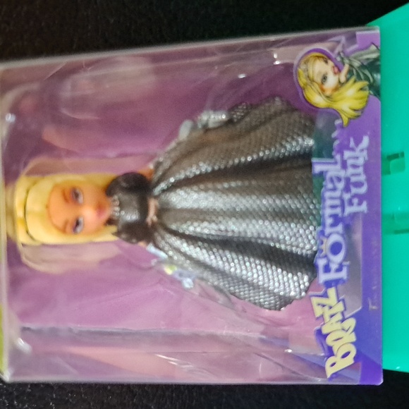 Mini Bratz Series 3 Formal Funk Felicia & Cloe - Picture 3 of 9
